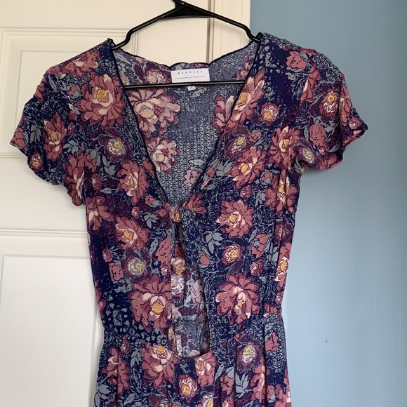 Kendall + Kylie Floral Romper - Picture 3 of 3